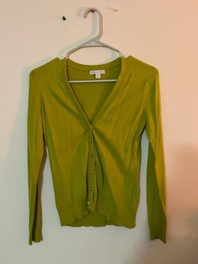 New York & Company Olive Green Button-Front V-Neck Cardigan